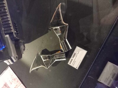 Batknife.jpeg