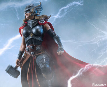 Jane-Foster-Thor-Sideshow-Collectibles-Premium-Format-Figure-e1487878588777.jpg