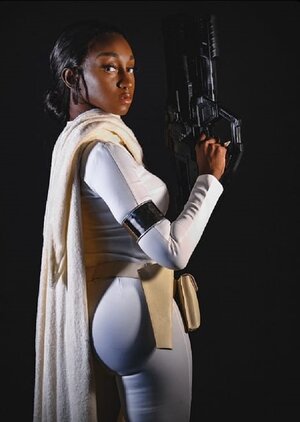 Black Padme AOTC cosplayer.jpg