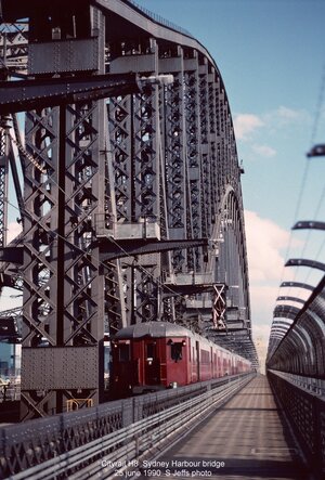 Red rattler H8 shudders over the smog hollow coathanger on 25 june 1990.jpg