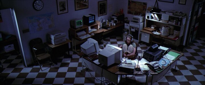 Contact_05.jpg