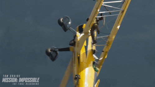 barrel-roll-ethan-hunt.gif