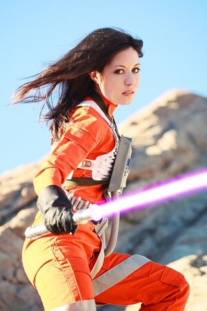 Jaina-Solo-Cosplay.jpg