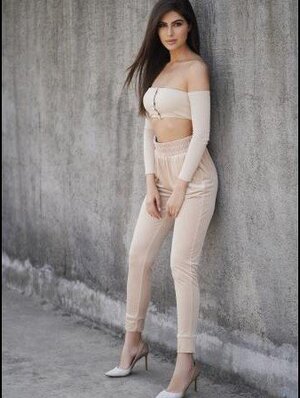 Elnaaz Norouzi 3.jpeg