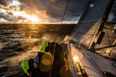 wallhaven-j8gvp5.jpg